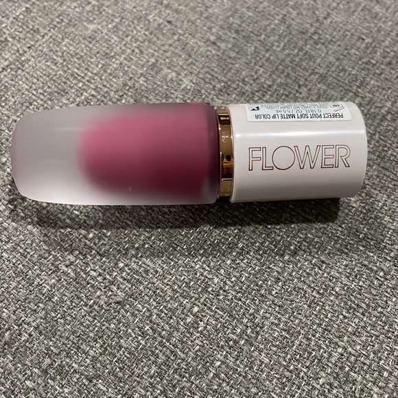 Flower Perfect Pout Soft Matte Lip Color RASPBERRY - Picture 7 of 10